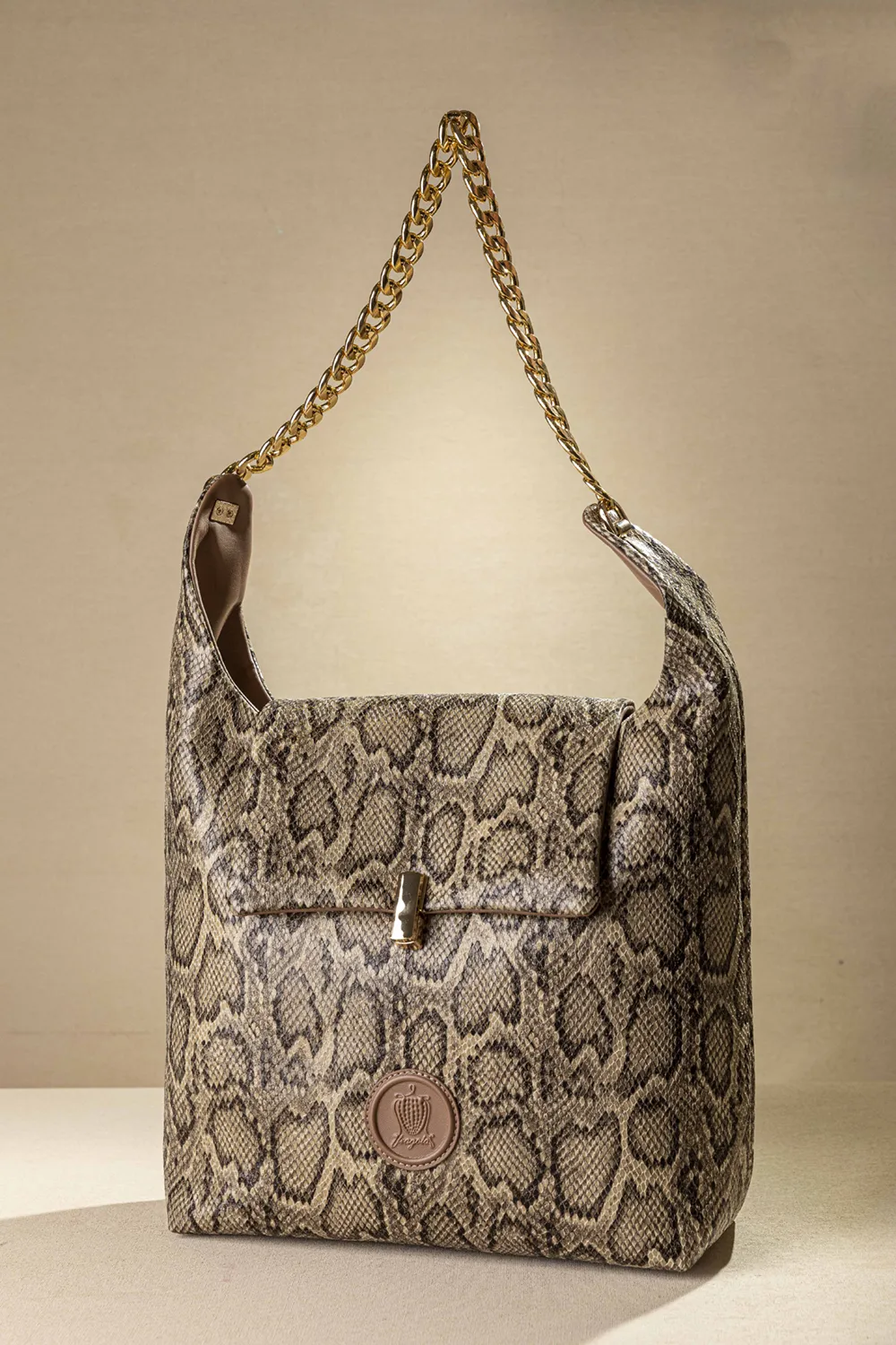 Πανάλαφρη τσάντα ώμου και καπάκι