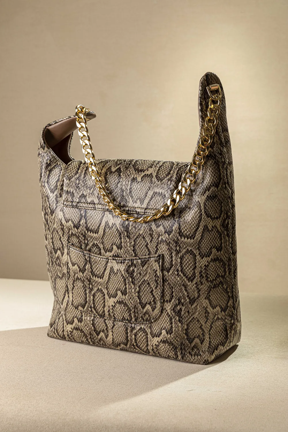 Πανάλαφρη τσάντα ώμου και καπάκι