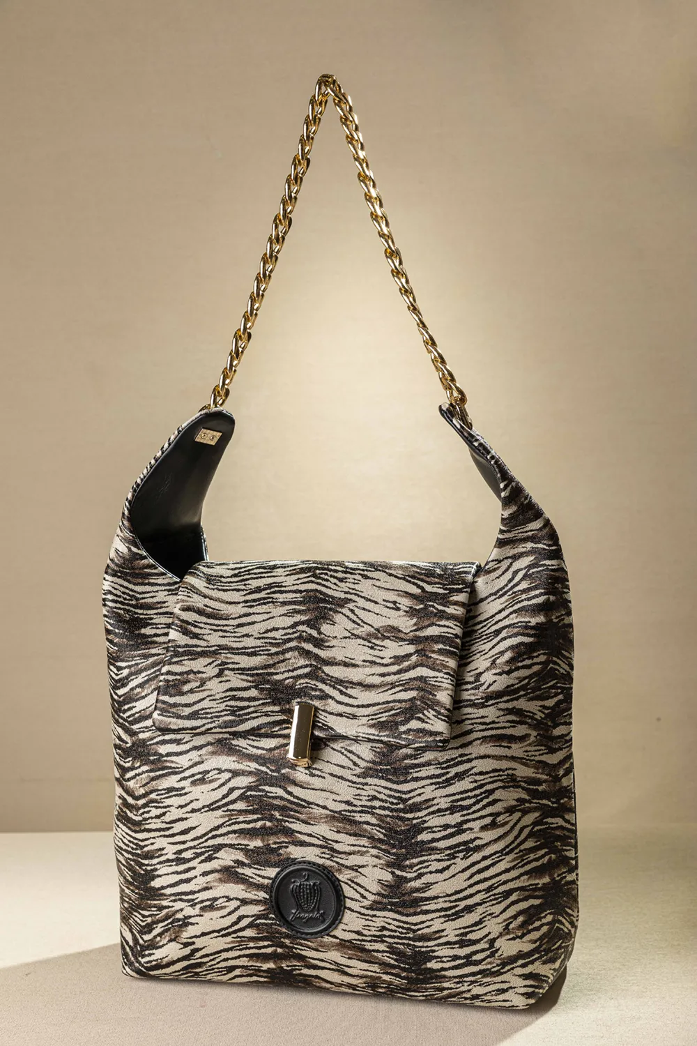 Πανάλαφρη τσάντα ώμου και καπάκι