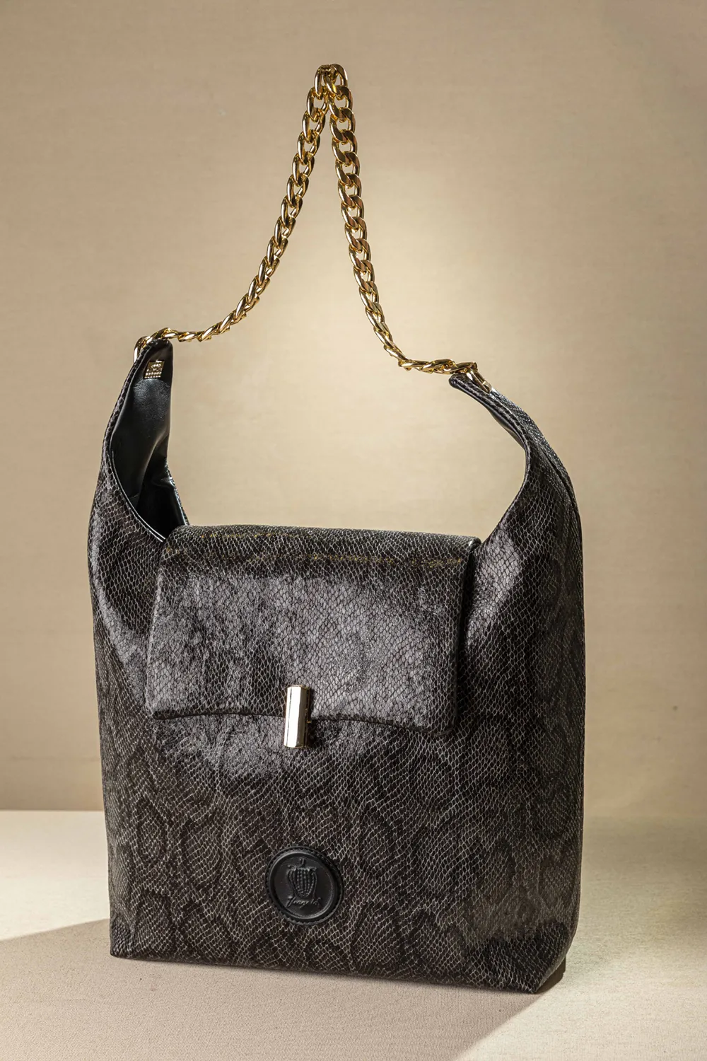 Πανάλαφρη τσάντα ώμου και καπάκι