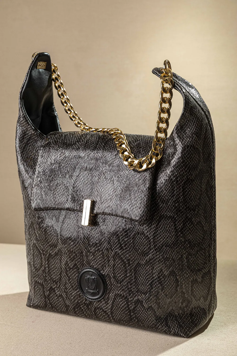 Πανάλαφρη τσάντα ώμου και καπάκι