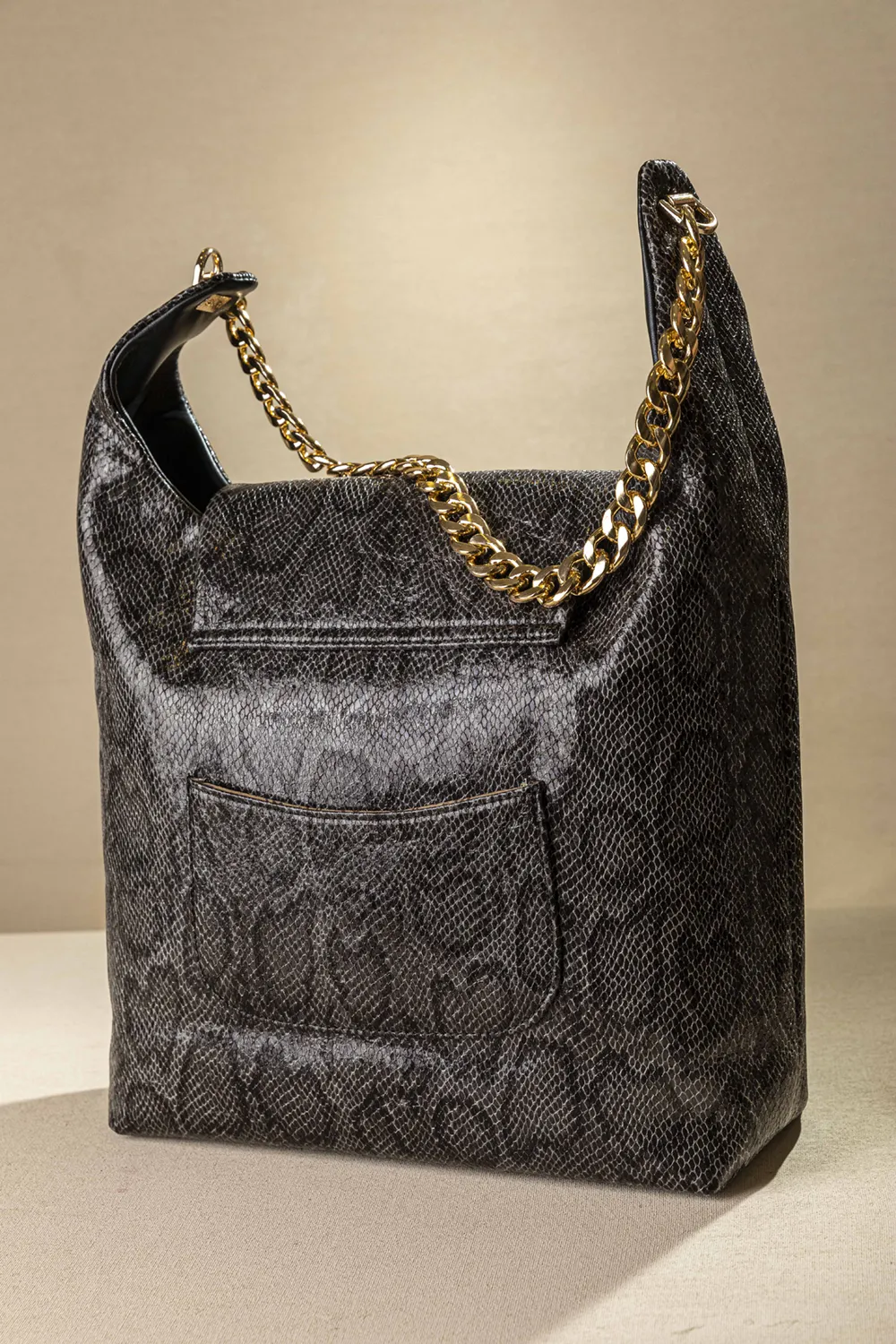 Πανάλαφρη τσάντα ώμου και καπάκι