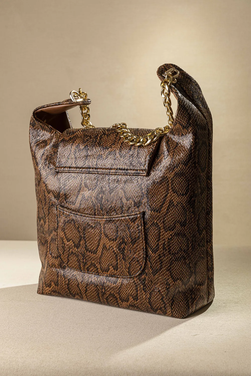 Πανάλαφρη τσάντα ώμου και καπάκι