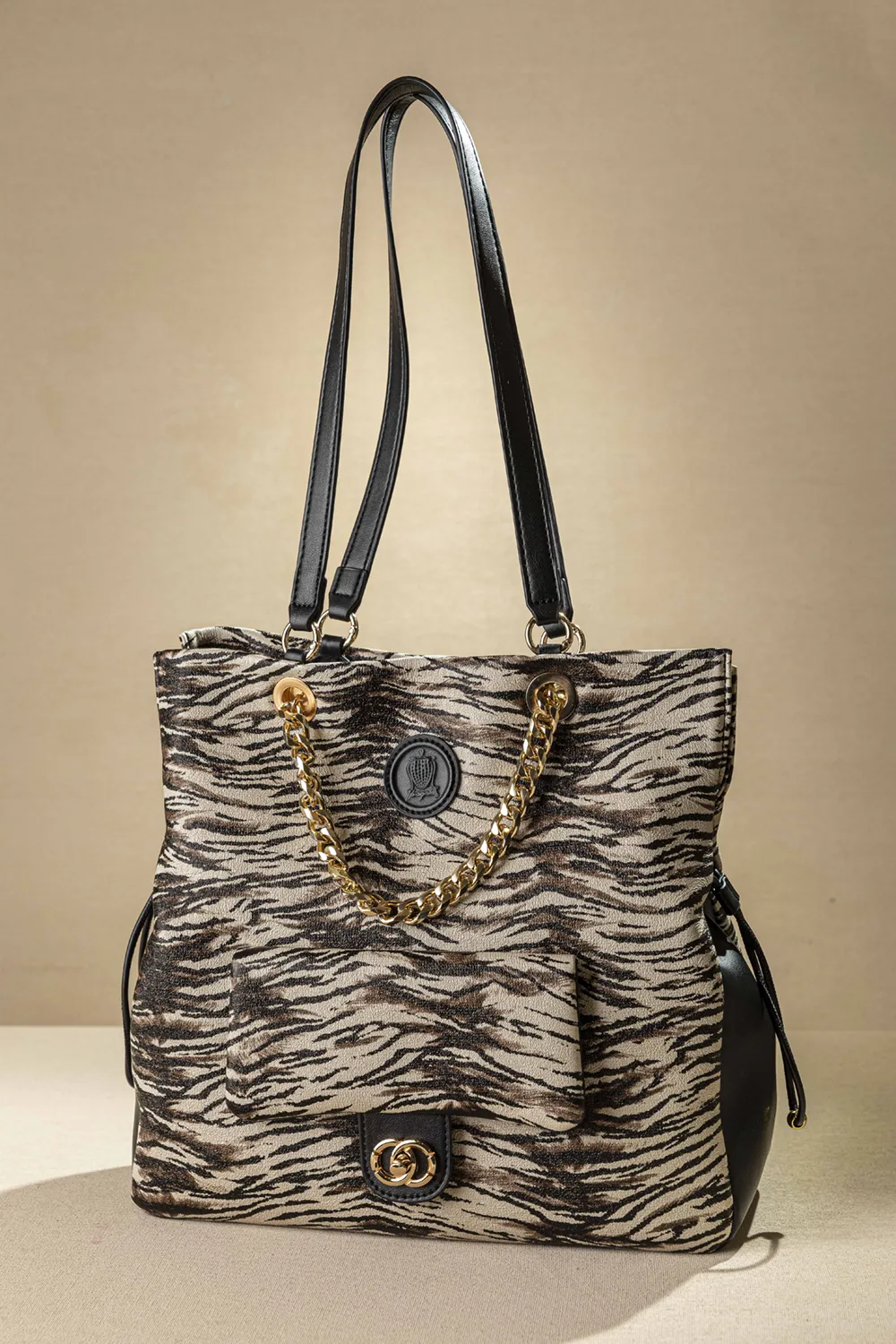 Ελαφριά τσάντα ώμου με διπλό κράτημα