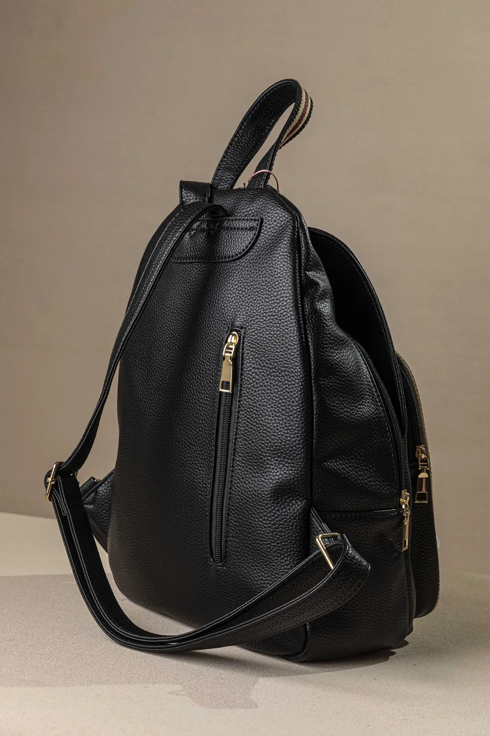 Backpack με πολλές θήκες και casual logo