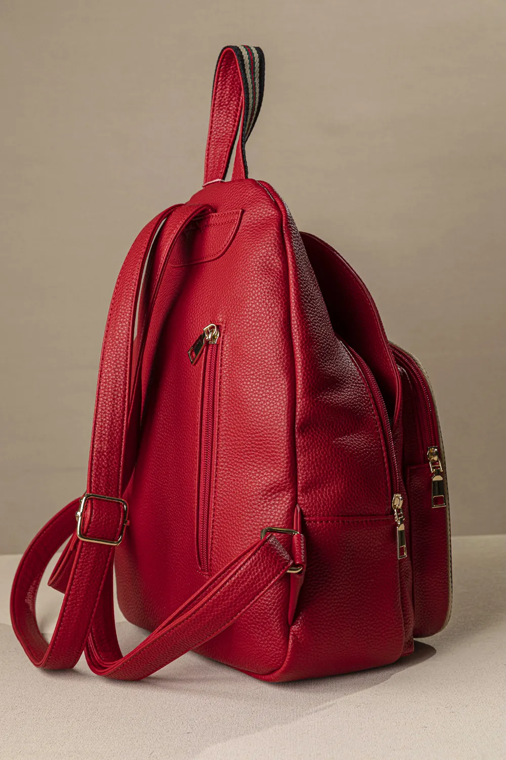 Backpack με πολλές θήκες και casual logo