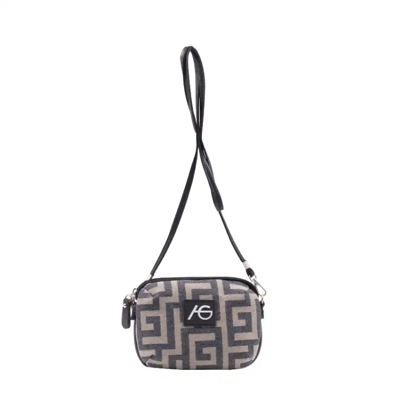 Γκρι – πούρο τσάντα χιαστί Casca Γκρι – πούρο τσάντα χιαστί Casca