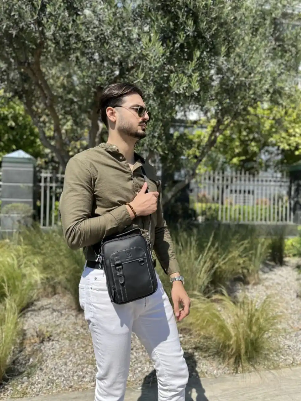 Ανδρική δερμάτινη τσάντα ώμου Bull Captain DJB 300 μαύρο