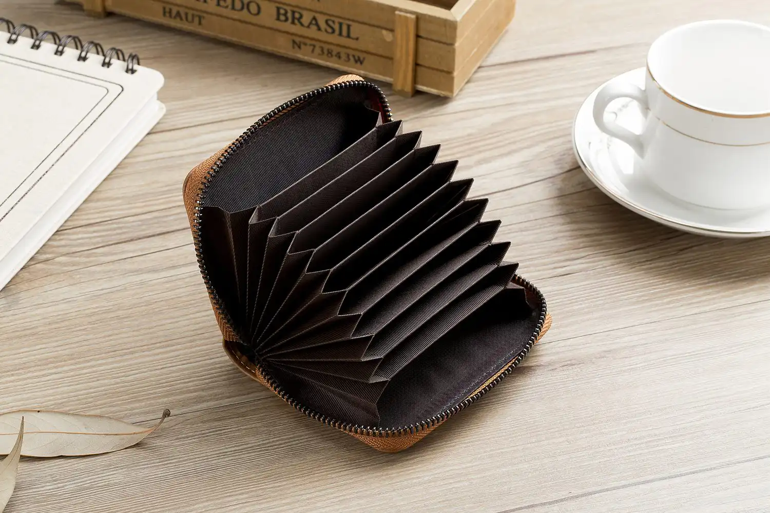 Δερμάτινο πορτοφόλι καρτοθήκη Bull Captain KB05 καφέ ανοιχτό