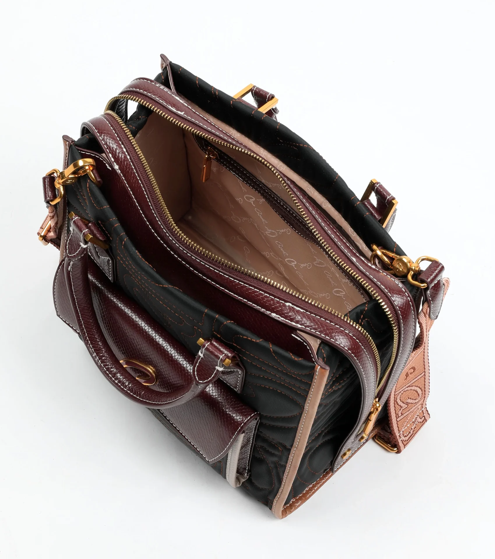 Axel Τσάντα με ανάγλυφο μονόγραμμα Amara 1010-3188 Mαύρο