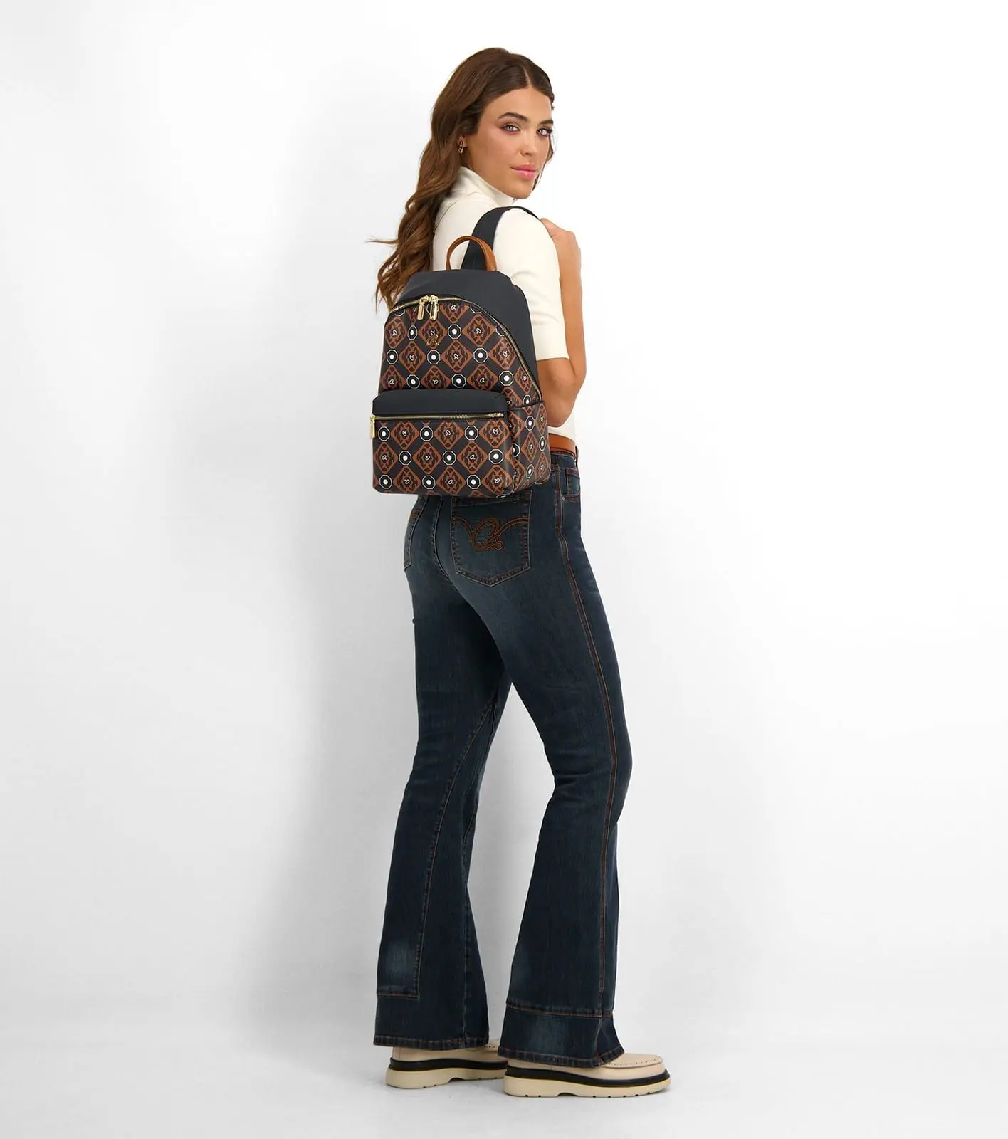 Axel Σακίδιο Πλάτης Berenice με γεωμετρικά σχέδια και μονόγραμμα multi color 1023-0450 Axel Σακίδιο Πλάτης Berenice με γεωμετρικά σχέδια και μονόγραμμα multi color 1023-0450