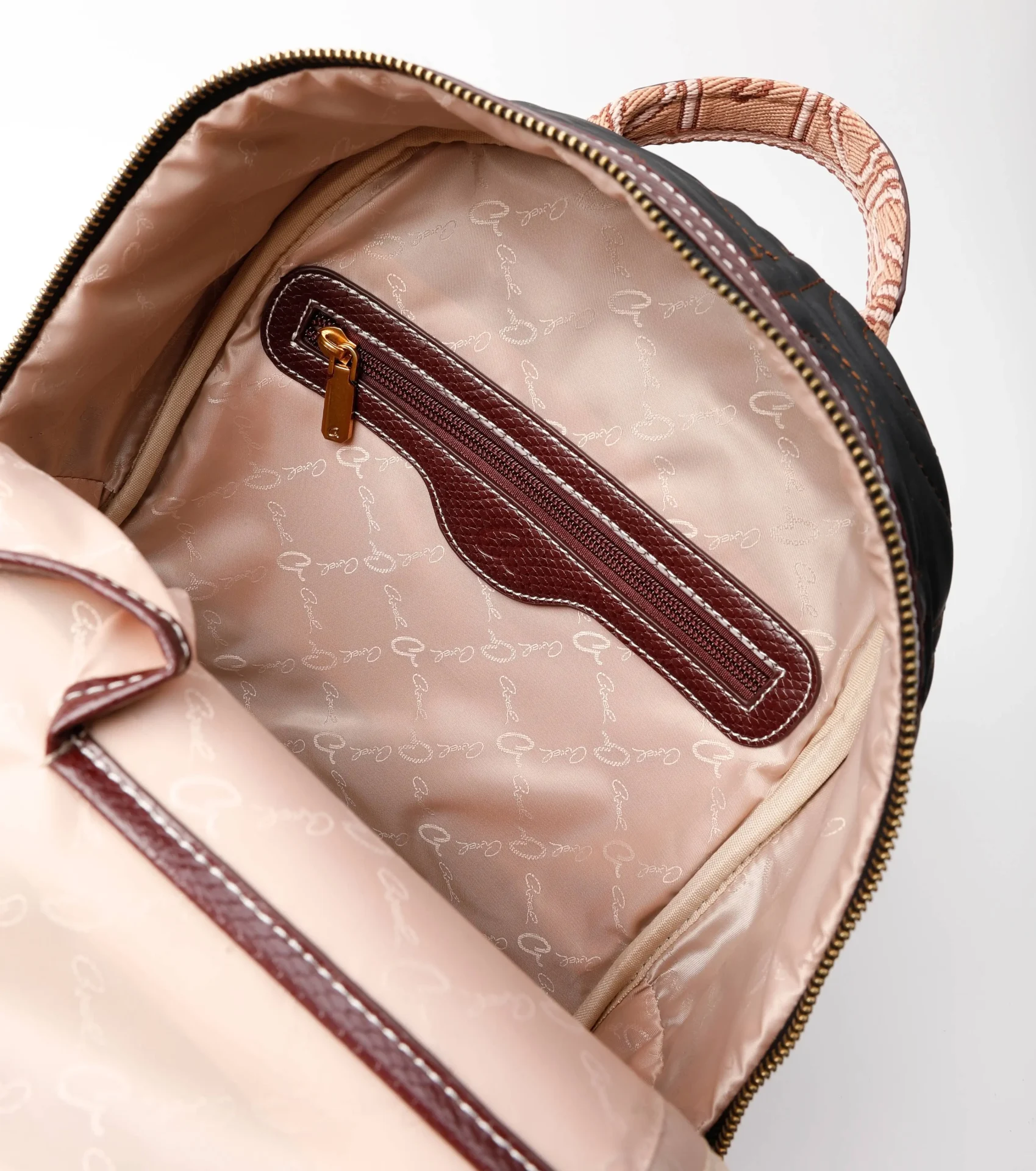 Axel Σακίδιο με ανάγλυφο μονόγραμμα Reese 1023-0469 Μαύρο