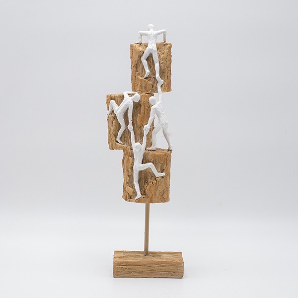 ΔΙΑΚΟΣΜΗΤΙΚΟ ΓΛΥΠΤΟ ΜΕ ΑΝΘΡΩΠΙΝΕΣ ΦΙΓΟΥΡΕΣ ΠΟΥ ΣΚΑΡΦΑΛΩΝΟΥΝ ΠΟΛΥΡΕΖΙΝ ΦΥΣΙΚΟ-ΛΕΥΚΟ 10.5x8x33cm