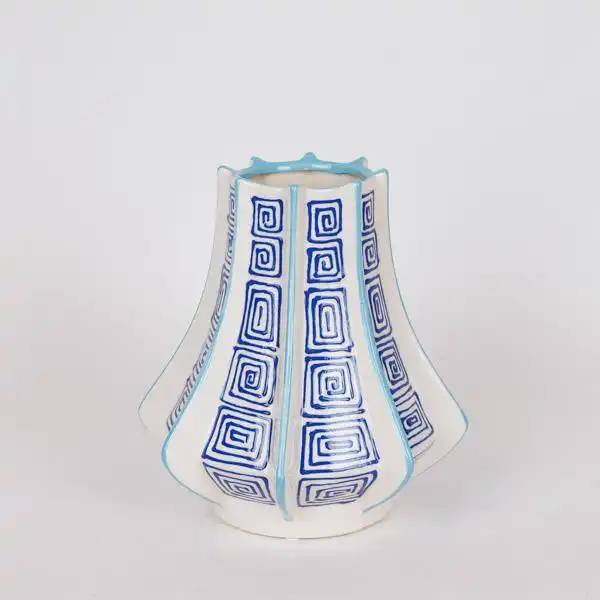 ΒΑΖΟ ΚΕΡΑΜΙΚΟ ΑΣΠΡΟ-ΜΠΛΕ ΜΕ ΓΑΛΑΖΙΕΣ ΓΡΑΜΜΕΣ 22x22x25cm