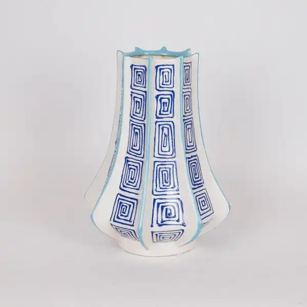 ΒΑΖΟ ΚΕΡΑΜΙΚΟ ΑΣΠΡΟ-ΜΠΛΕ ΜΕ ΓΑΛΑΖΙΕΣ ΓΡΑΜΜΕΣ 23.5×23.5×33.5cm