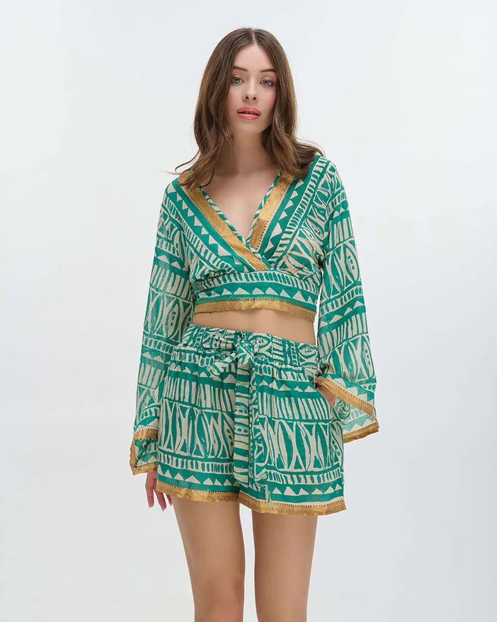 ΤΟΠ ΜΑΚΡΥΜΑΝΙΚΟ ΤΙΡΚΟΥΑΖ/ΛΕΥΚΟ ΜΕ ΧΡΥΣΕΣ ΛΕΠΤΟΜΕΡΕΙΕΣ ONE SIZE (100% COTTON)