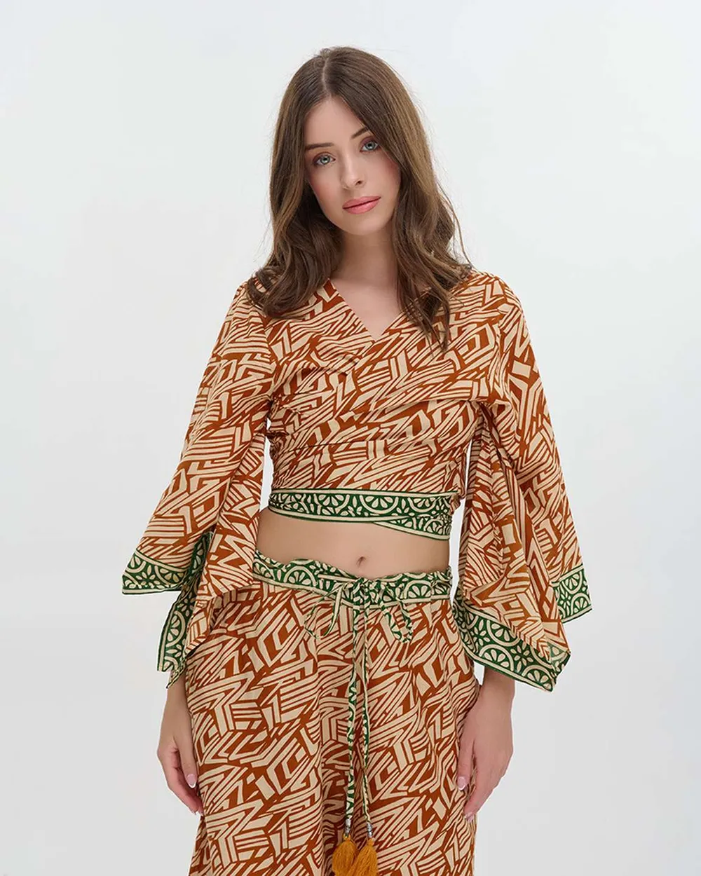 ΤΟΠ ΜΑΚΡΥΜΑΝΙΚΟ ΔΕΤΟ ΜΟΥΣΤΑΡΔΙ/ΛΕΥΚΟ/ΠΡΑΣΙΝΟ ΜΕ ΣΧΕΔΙΑ ONE SIZE (100% COTTON)