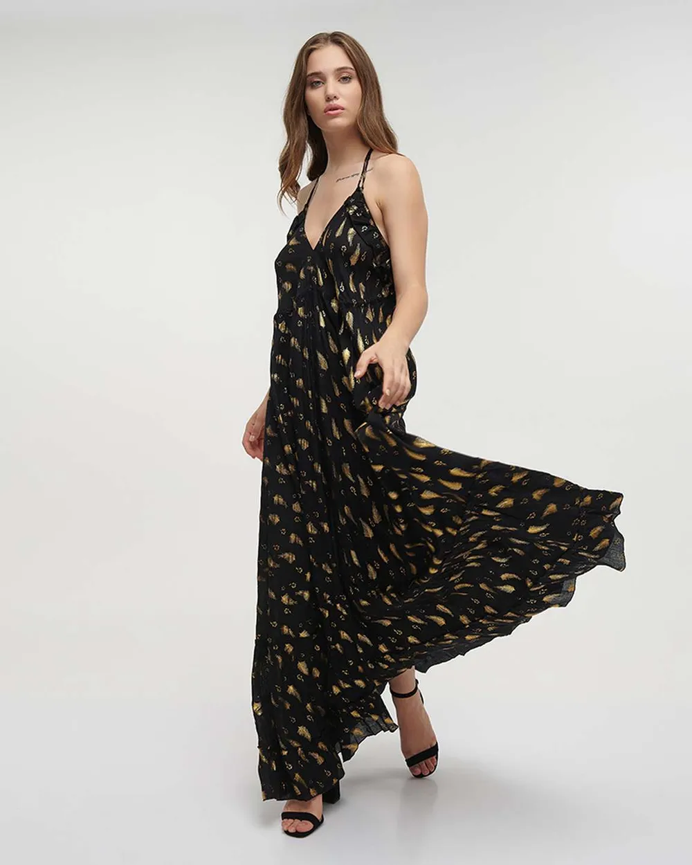 ΦΟΡΕΜΑ ΜΑΚΡΥ ΕΞΩΠΛΑΤΟ ΣΕ ΜΑΥΡΟ ΧΡΩΜΑ ΜΕ ΧΡΥΣΕΣ ΛΕΠΤΟΜΕΡΕΙΕΣ ΚΑΙ ΒΟΛΑΝ ΟNE SIZE(100% VISCOSE)