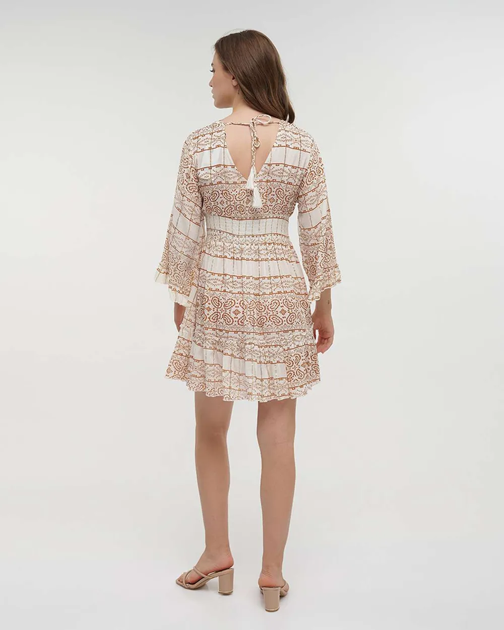 ΦΟΡΕΜΑ ΚΟΝΤΟ MΕ ΜΑΚΡΥ ΜΑΝΙΚΙ ΣΕ ΛΕΥΚΟ/ ΚΑΦΕ ΧΡΩΜΑ ΜΕ LUREX ONE SIZE(100% VISCOSE) ΦΟΡΕΜΑ ΚΟΝΤΟ MΕ ΜΑΚΡΥ ΜΑΝΙΚΙ ΣΕ ΛΕΥΚΟ/ ΚΑΦΕ ΧΡΩΜΑ ΜΕ LUREX ONE SIZE(100% VISCOSE)