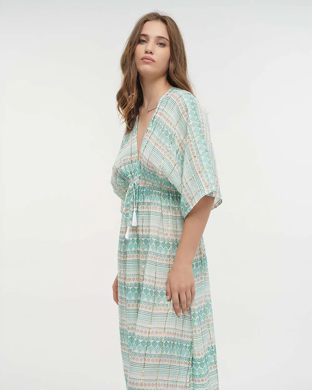 ΦΟΡΕΜΑ ΜΑΚΡΥ MΕ 3/4 ΜΑΝΙΚΙ ΣΕ ΛΕΥΚΟ/ΠΡΑΣΙΝΟ ΧΡΩΜΑ ΜΕ LUREX ONE SIZE(100% VISCOSE)