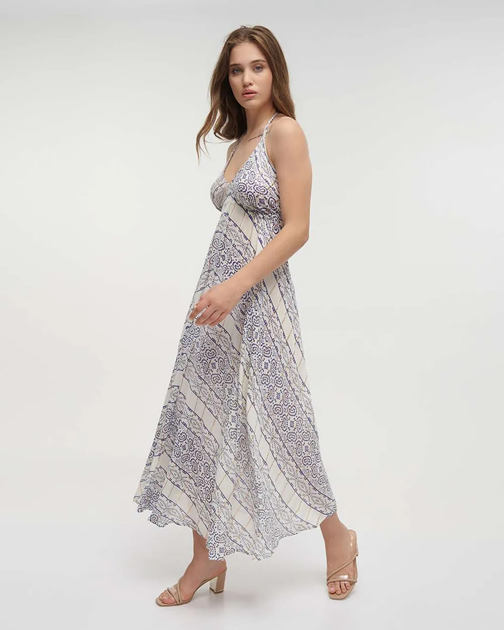 ΦΟΡΕΜΑ ΜΑΚΡΥ ΑΜΑΝΙΚΟ ΣΕ ΜΠΛΕ/ΛΕΥΚΟ ΧΡΩΜΑ ΜΕ LUREX ONE SIZE(100% VISCOSE)