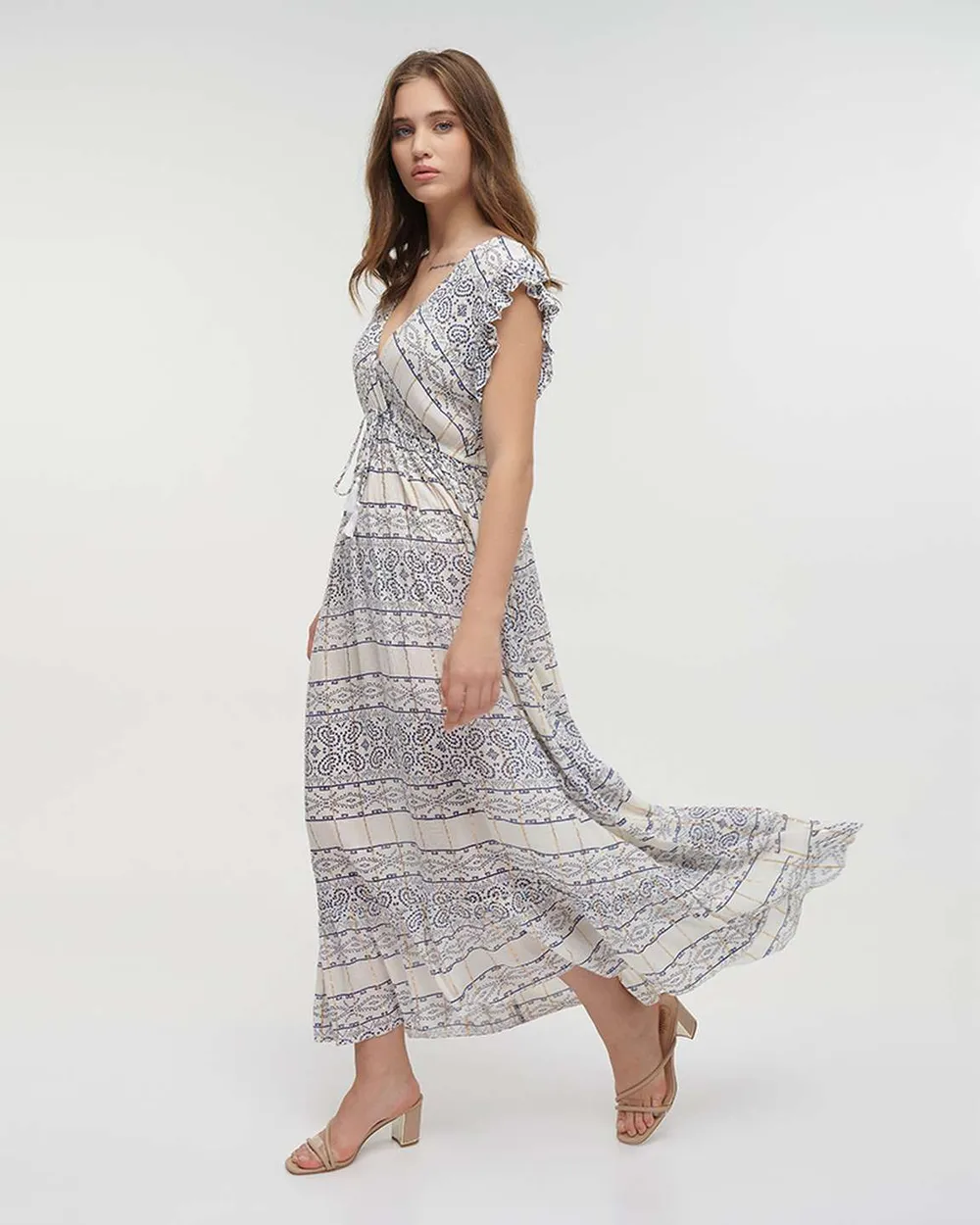 ΦΟΡΕΜΑ ΜΑΚΡΥ ΑΜΑΝΙΚΟ ΣΕ ΜΠΛΕ/ΛΕΥΚΟ ΧΡΩΜΑ ΜΕ LUREX ΚΑΙ ΒΟΛΑΝ ONE SIZE(100% VISCOSE)