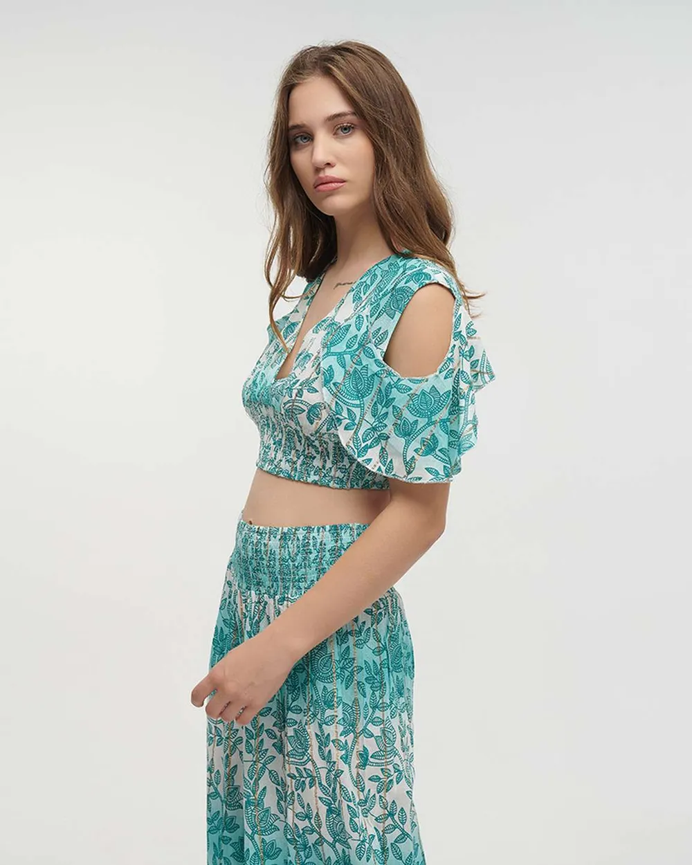 ΤΟΠ ΚΟΝΤΟ ΣΕ ΛΕΥΚΟ/ΠΡΑΣΙΝΟ ΧΡΩΜΑ ΜΕ LUREX ΟNE SIZE(100% VISCOSE)