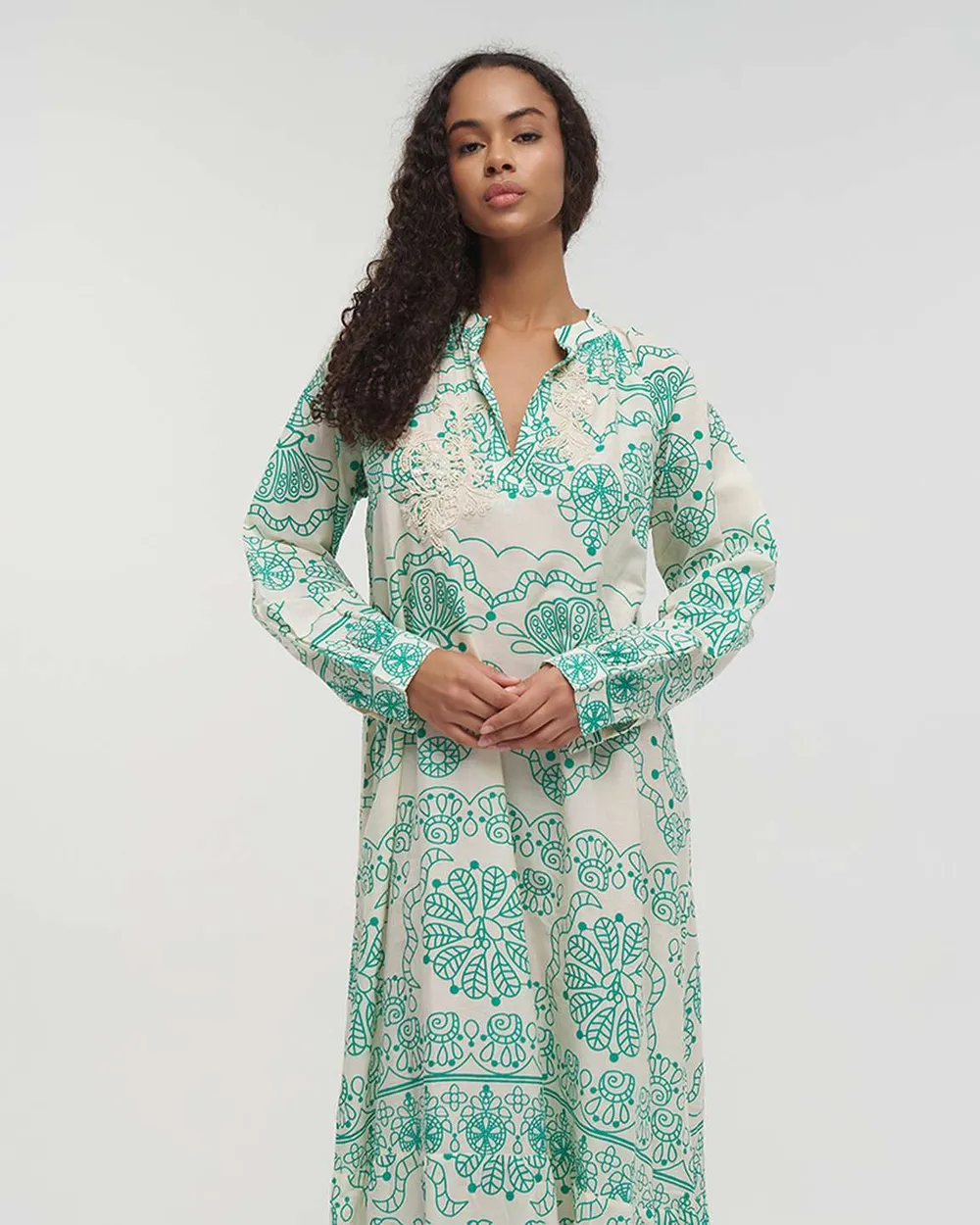 ΦΟΡΕΜΑ/ΚΑΦΤΑΝΙ ΜΑΚΡΥ ΕΚΡΟΥ ΜΕ ΠΡΑΣΙΝΕΣ ΛΕΠΤΟΜΕΡΕΙΕΣ ONE SIZE (100% COTTON)