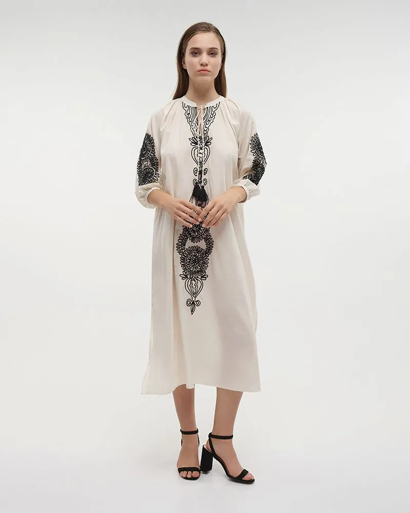 ΦΟΡΕΜΑ/ΚΑΦΤΑΝΙ ΜΑΚΡΥ ΕΚΡΟΥ ΜΕ ΜΑΥΡΕΣ ΚΕΝΤΗΤΕΣ ΛΕΠΤΟΜΕΡΕΙΕΣ S/M (100% COTTON) ΦΟΡΕΜΑ/ΚΑΦΤΑΝΙ ΜΑΚΡΥ ΕΚΡΟΥ ΜΕ ΜΑΥΡΕΣ ΚΕΝΤΗΤΕΣ ΛΕΠΤΟΜΕΡΕΙΕΣ S/M (100% COTTON)