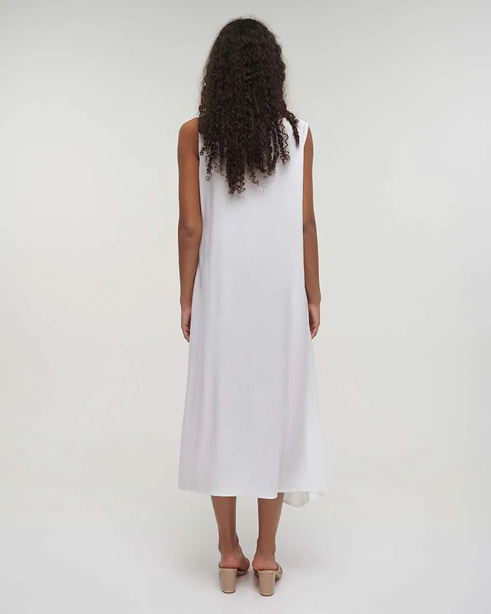 ΦΟΡΕΜΑ ΜΑΚΡΥ ΑΜΑΝΙΚΟ ΛΕΥΚΟ ΜΕ ΧΡΥΣΕΣ ΛΕΠΤΟΜΕΡΕΙΕΣ ONE SIZE (100% VISCOSE) ΦΟΡΕΜΑ ΜΑΚΡΥ ΑΜΑΝΙΚΟ ΛΕΥΚΟ ΜΕ ΧΡΥΣΕΣ ΛΕΠΤΟΜΕΡΕΙΕΣ ONE SIZE (100% VISCOSE)