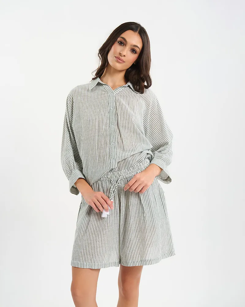 S/2 ΠΟΥΚΑΜΙΣΟ ΚΑΙ ΣΟΡΤΣΑΚΙ ΛΕΥΚΟ/ΓΚΡΙ ΜΕ ΡΙΓΕΣ ΚΑΙ ΚΕΝΤΗΜΑ ΣΤΗ ΠΛΑΤΗ ONE SIZE (100% COTTON)