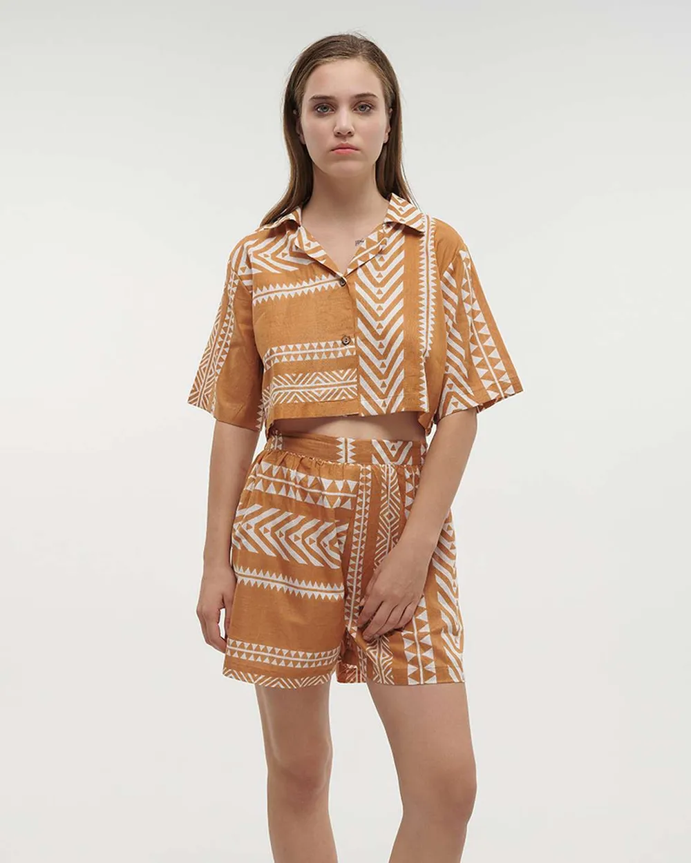 S/2 ΠΟΥΚΑΜΙΣΟ ΚΑΙ ΣΟΡΤΣΑΚΙ ΚΑΦΕ ΜΕ ΛΕΥΚΑ ΣΧΕΔΙΑ ONE SIZE (100%COTTON)