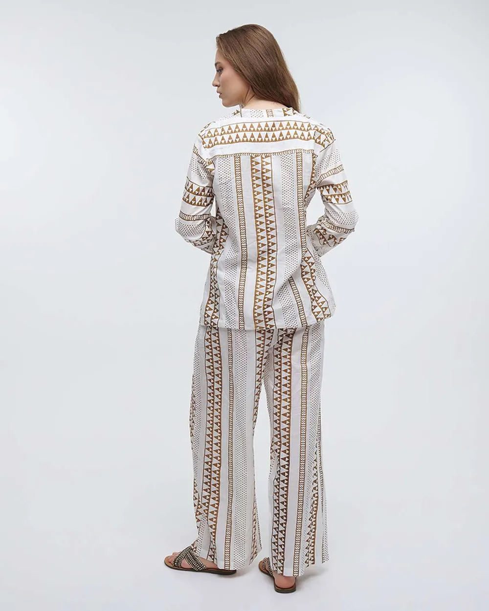 ΠΟΥΚΑΜΙΣΟ ΛΕΥΚΟ ΜΕ ΚΑΦΕ ΣΧΕΔΙΑ ONE SIZE(100% COTTON) ΠΟΥΚΑΜΙΣΟ ΛΕΥΚΟ ΜΕ ΚΑΦΕ ΣΧΕΔΙΑ ONE SIZE(100% COTTON)