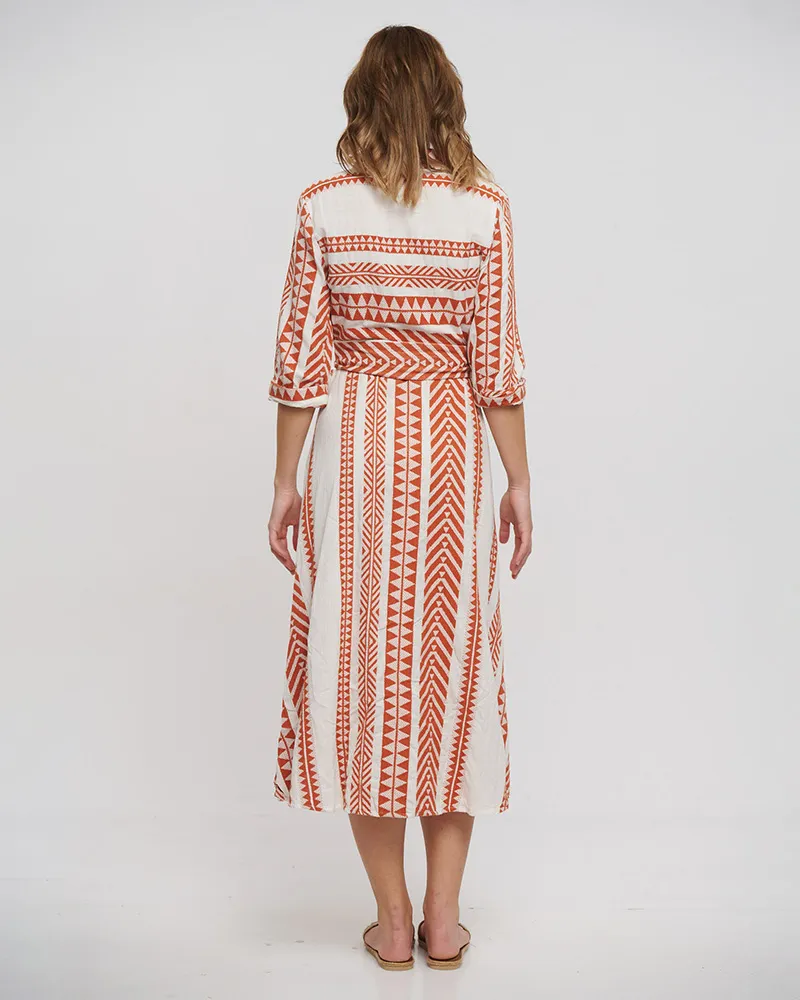 ΠΟΥΚΑΜΙΣΑ ΜΑΚΡΙΑ ΜΕ ΚΟΝΤΟ ΜΑΝΙΚΙ ΣΕ ΛΕΥΚΟ/ΚΑΦΕ ΧΡΩΜΑ ONE SIZE (100% COTTON)