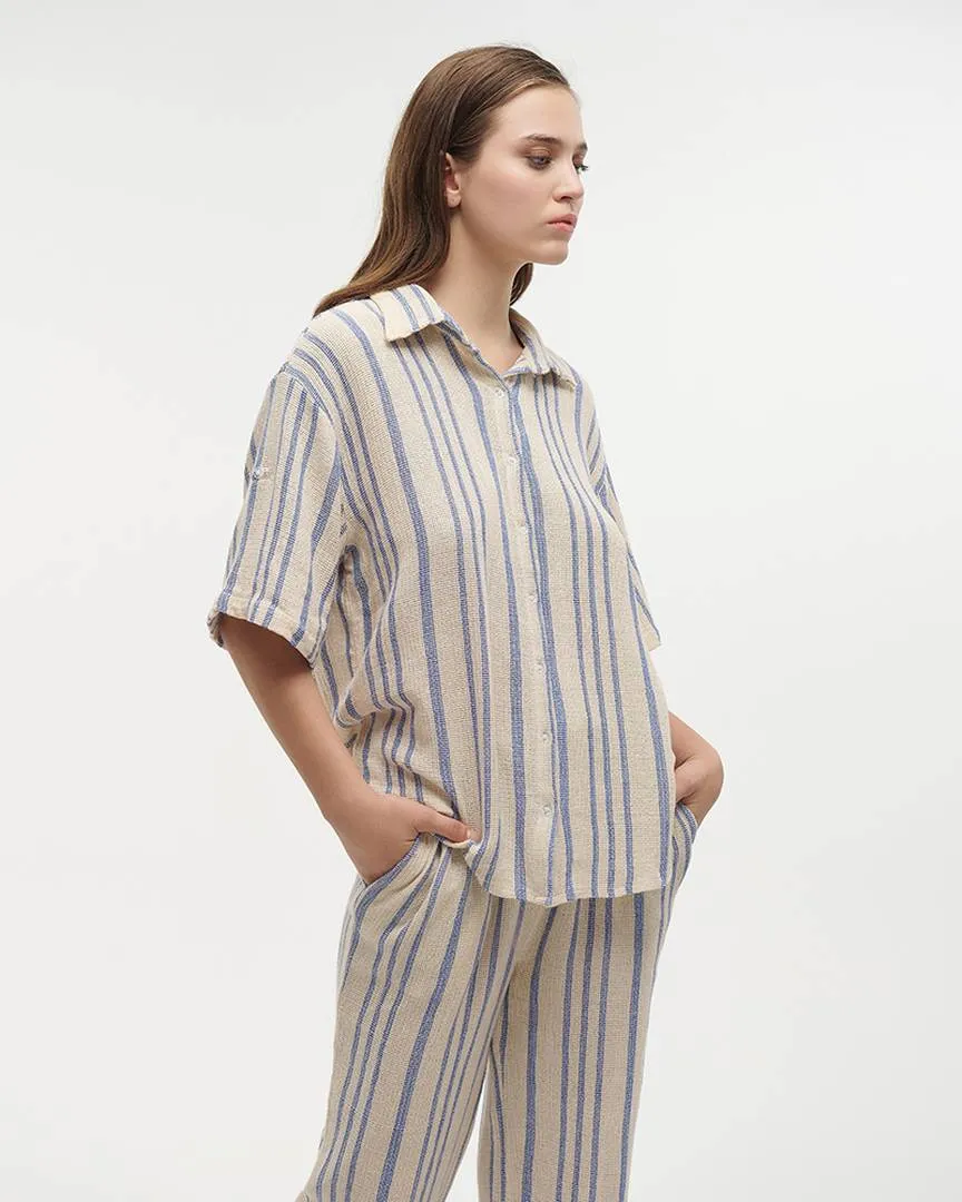 ΠΟΥΚΑΜΙΣΟ ΜΕ ΚΟΝΤΟ ΜΑΝΙΚΙ ΛΕΥΚΟ/ΓΑΛΑΖΙΟ ONE SIZE (100% COTTON)