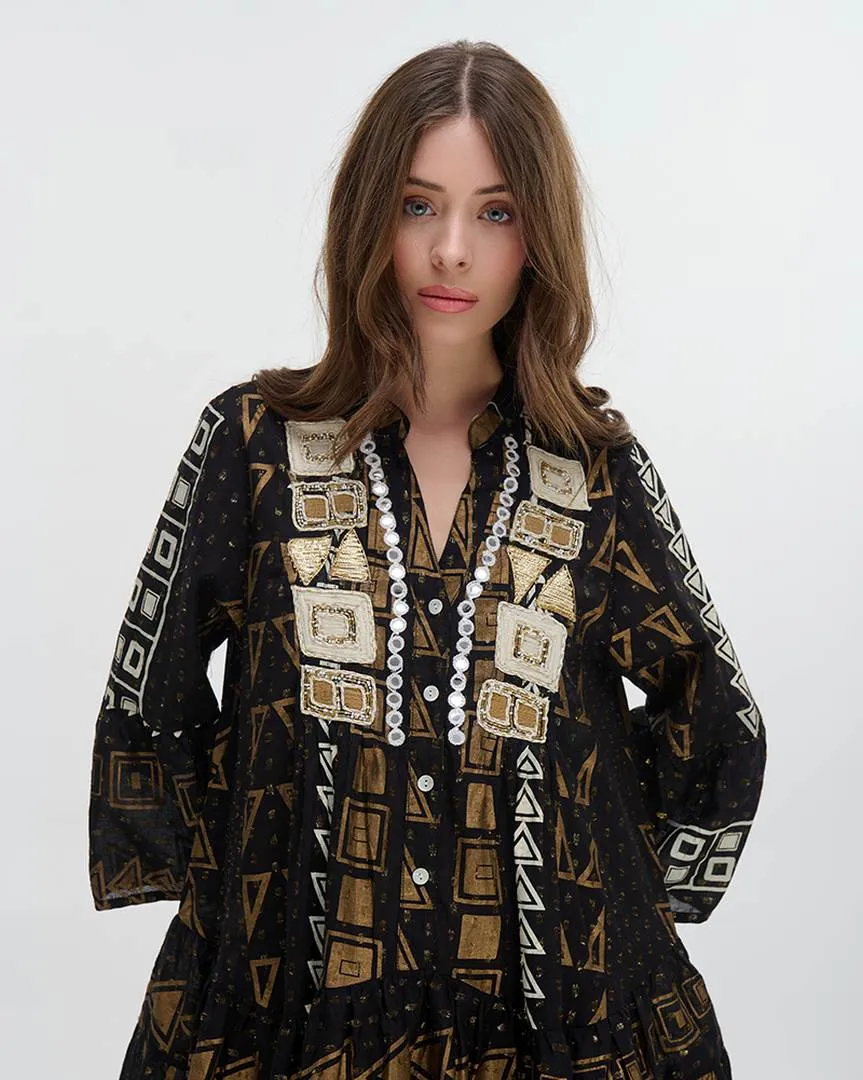 ΦΟΡΕΜΑ ΚΟΝΤΟ ΜΕ ΜΑΚΡΥ ΜΑΝΙΚΙ ΜΑΥΡΟ ΜΕ ΚΕΝΤΗΤΕΣ ΛΕΠΤΟΜΕΡΕΙΕΣ ONE SIZE (98% COTTON,  2% POLYESTER)