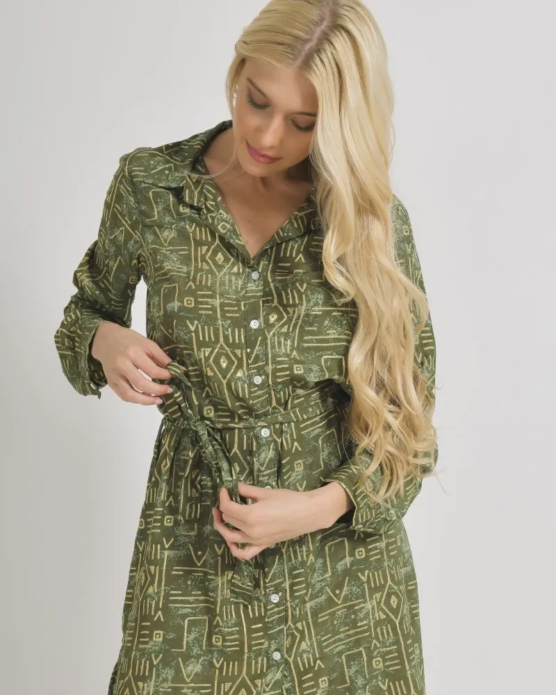 ΠΟΥΚΑΜΙΣΑ ΜΑΚΡΥΜΑΝΙΚΗ ΜΕ ΖΩΝΗ ΣΕ ΛΑΔΙ ΧΡΩΜΑ ΜΕ ΓΕΩΜΕΤΡΙΚΑ ΣΧΕΔΙΑ ONE SIZE  (100% CREPE)