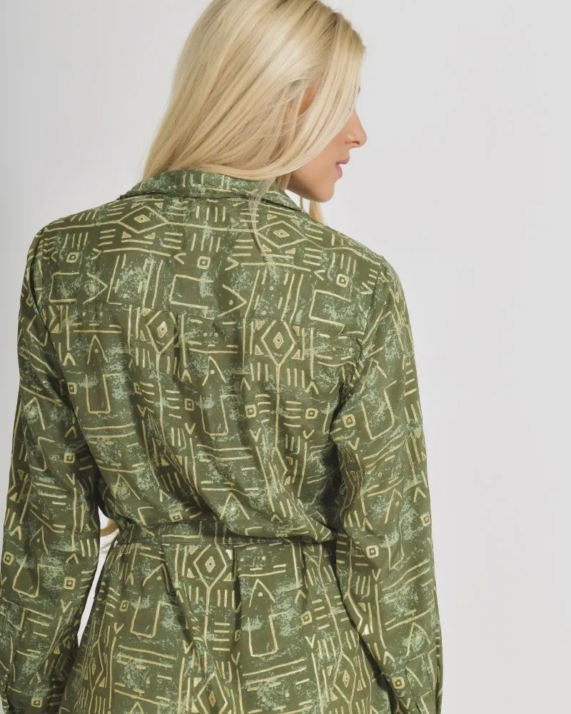 ΠΟΥΚΑΜΙΣΑ ΜΑΚΡΥΜΑΝΙΚΗ ΜΕ ΖΩΝΗ ΣΕ ΛΑΔΙ ΧΡΩΜΑ ΜΕ ΓΕΩΜΕΤΡΙΚΑ ΣΧΕΔΙΑ ONE SIZE  (100% CREPE)