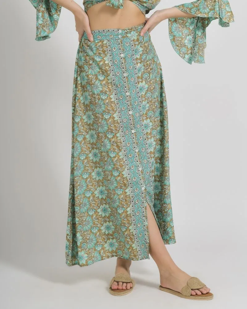 ΦΟΥΣΤΑ ΜΑΚΡΙΑ ΜΕ ΚΟΥΜΠΙΑ ΣΕ ΚΑΦΕ/ΠΡΑΣΙΝΟ ΧΡΩΜΑ ΜΕ ΧΡΥΣΕΣ ΛΕΠΤΟΜΕΡΕΙΕΣ M/L(100% CREPE)