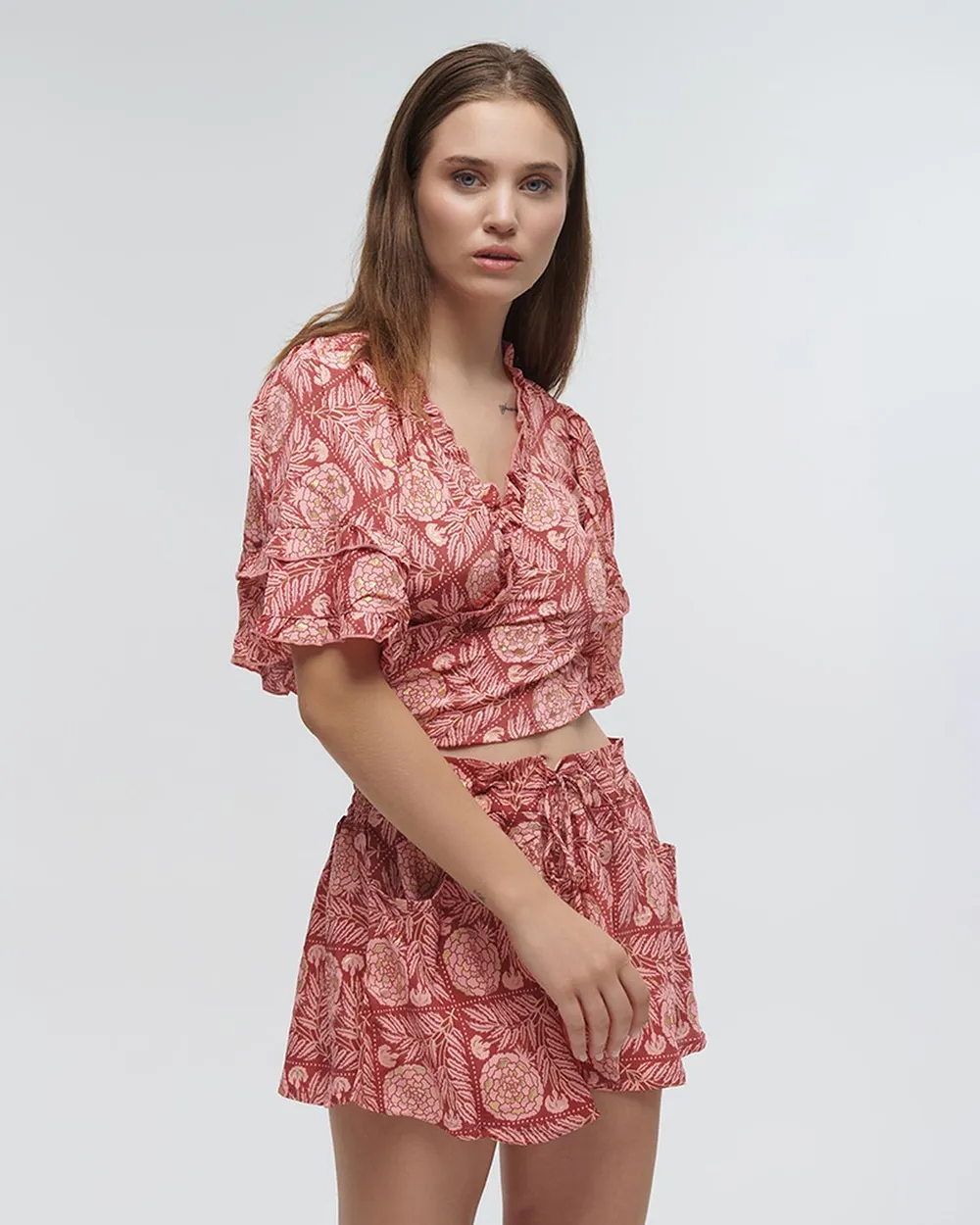 ΤΟΠ ΚΟΝΤΟ ΔΕΤΟ ''ΛΟΥΛΟΥΔΙ'' ΚΟΚΚΙΝΟ ΜΕ ΧΡΥΣΕΣ ΛΕΠΤΟΜΕΡΕΙΕΣ ONE SIZE (100% CREPE)