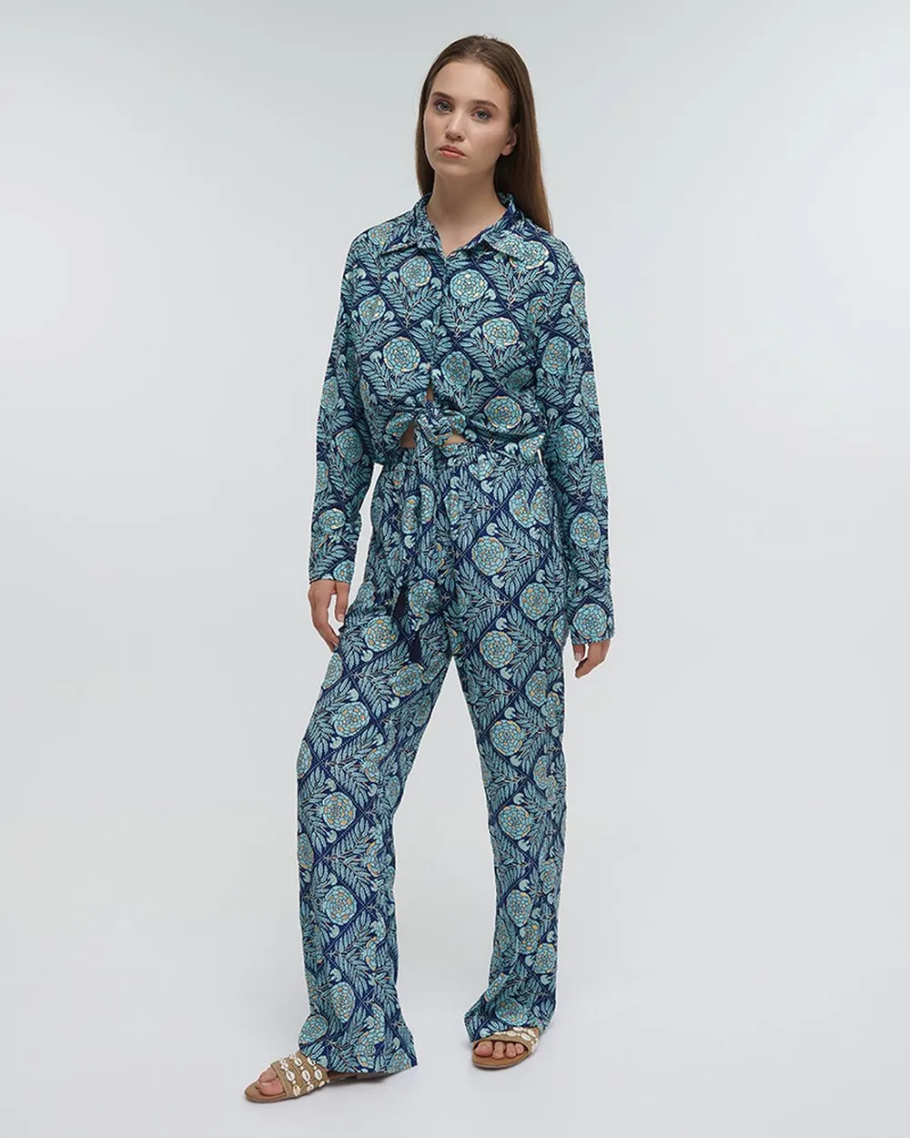 ΠΟΥΚΑΜΙΣΟ ΚΟΝΤΟ ΔΕΤΟ ''ΛΟΥΛΟΥΔΙ'' ΜΠΛΕ ΜΕ ΧΡΥΣΕΣ ΛΕΠΤΟΜΕΡΕΙΕΣ ONE SIZE (100% CREPE)