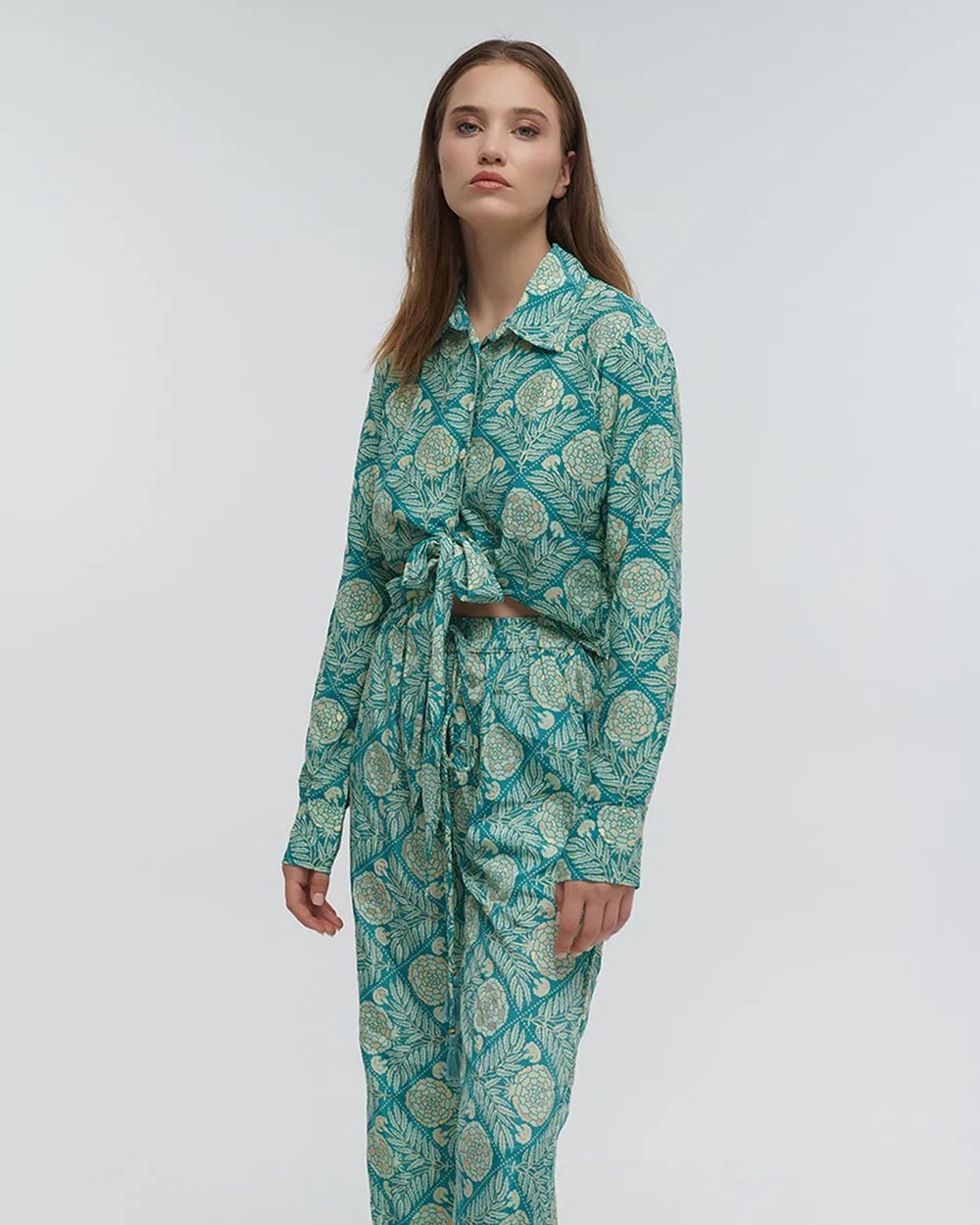 ΠΟΥΚΑΜΙΣΟ ΚΟΝΤΟ ΔΕΤΟ ''ΛΟΥΛΟΥΔΙ'' ΠΡΑΣΙΝΟ ΜΕ ΧΡΥΣΕΣ ΛΕΠΤΟΜΕΡΕΙΕΣ ONE SIZE (100% CREPE)