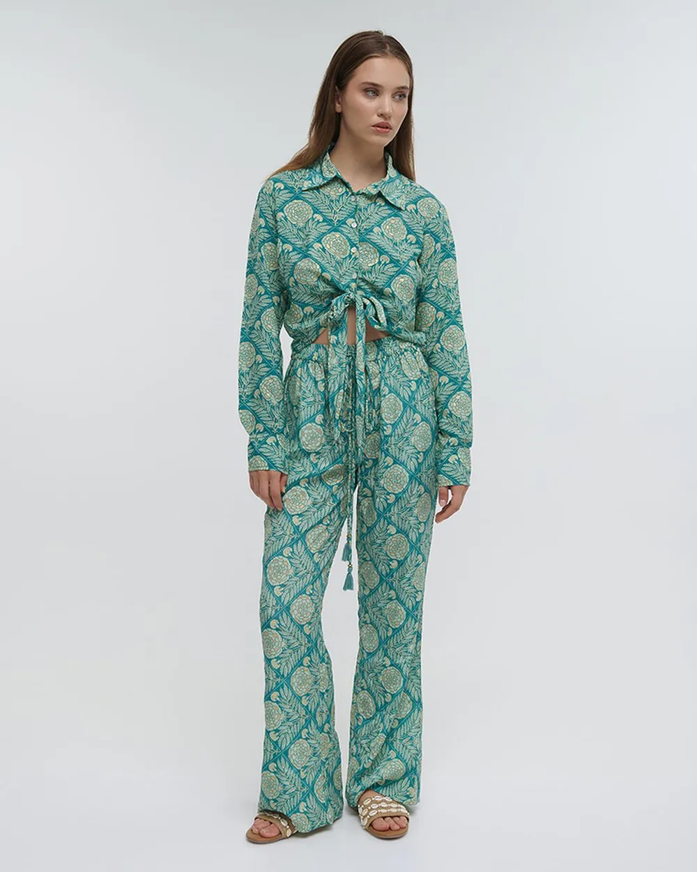 ΠΟΥΚΑΜΙΣΟ ΚΟΝΤΟ ΔΕΤΟ ''ΛΟΥΛΟΥΔΙ'' ΠΡΑΣΙΝΟ ΜΕ ΧΡΥΣΕΣ ΛΕΠΤΟΜΕΡΕΙΕΣ ONE SIZE (100% CREPE)