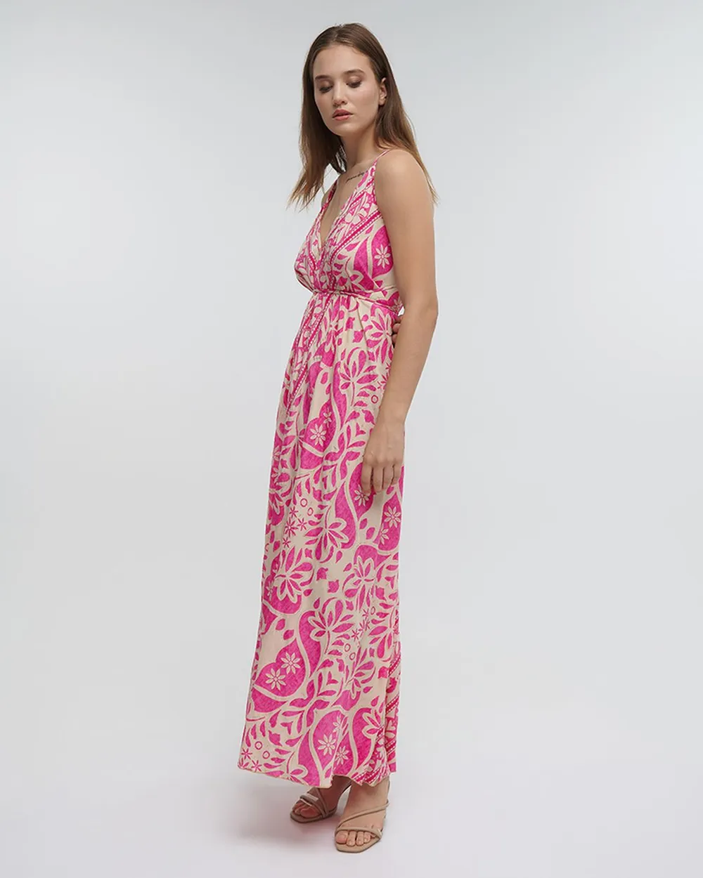 ΦΟΡΕΜΑ ΜΑΚΡΥ ΕΞΩΠΛΑΤΟ ΕΜΠΡΙΜΕ ΜΕ ΛΟΥΛΟΥΔΙΑ ΛΕΥΚΟ/ΡΟΖ ΜΕ ΧΡΥΣΕΣ ΛΕΠΤΟΜΕΡΕΙΕΣ ONE SIZE (100% CREPE)