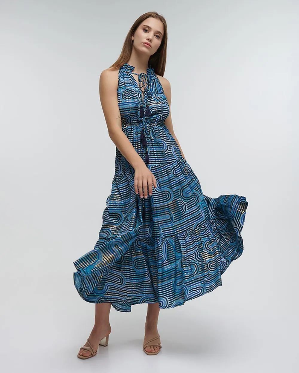 ΦΟΡΕΜΑ ΜΑΚΡΥ ΑΜΑΝΙΚΟ ΜΠΛΕ ΜΕ ΓΕΩΜΑΤΡΙΚΑ ΣΧΕΔΙΑ ΚΑΙ ΧΡΥΣΕΣ ΛΕΠΤΟΜΕΡΕΙΕΣ ONE SIZE (100%RAYON)