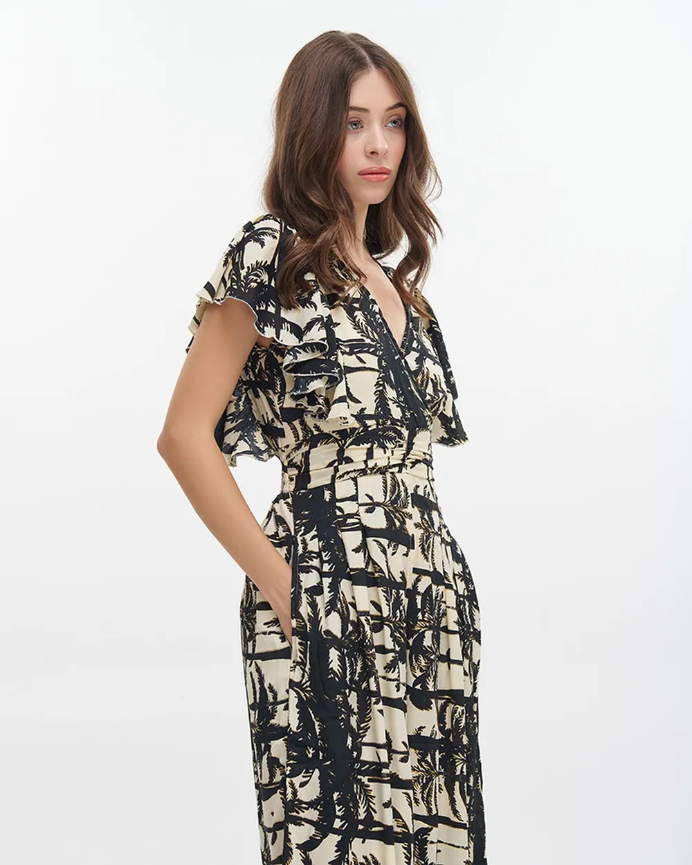 ΟΛΟΣΩΜΗ ΦΟΡΜΑ ΜΑΚΡΙΑ ΜΕ ΚΟΝΤΟ ΜΑΝΙΚΙ ''ΦΟΙΝΙΚΕΣ'' ΜΑΥΡΗ ΜΕ ΧΡΥΣΕΣ ΛΕΠΤΟΜΕΡΕΙΕΣ ONE SIZE (100% CREPE)