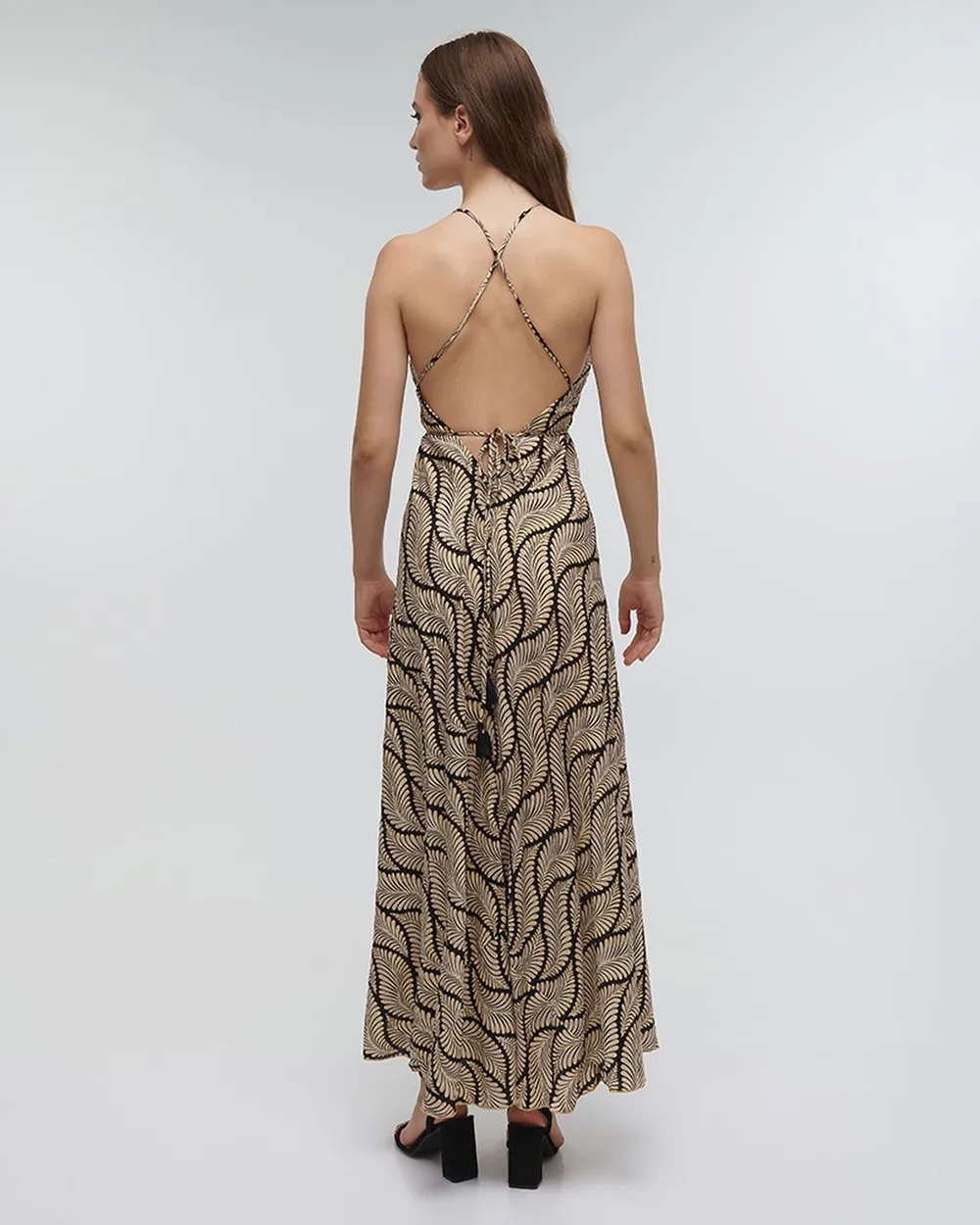 ΦΟΡΕΜΑ ΜΑΚΡΥ ΕΞΩΠΛΑΤΟ ”ΦΥΛΛΟ” ΜΑΥΡΟ ΜΕ ΧΡΥΣΕΣ ΛΕΠΤΟΜΕΡΕΙΕΣ ONE SIZE (100%RAYON)