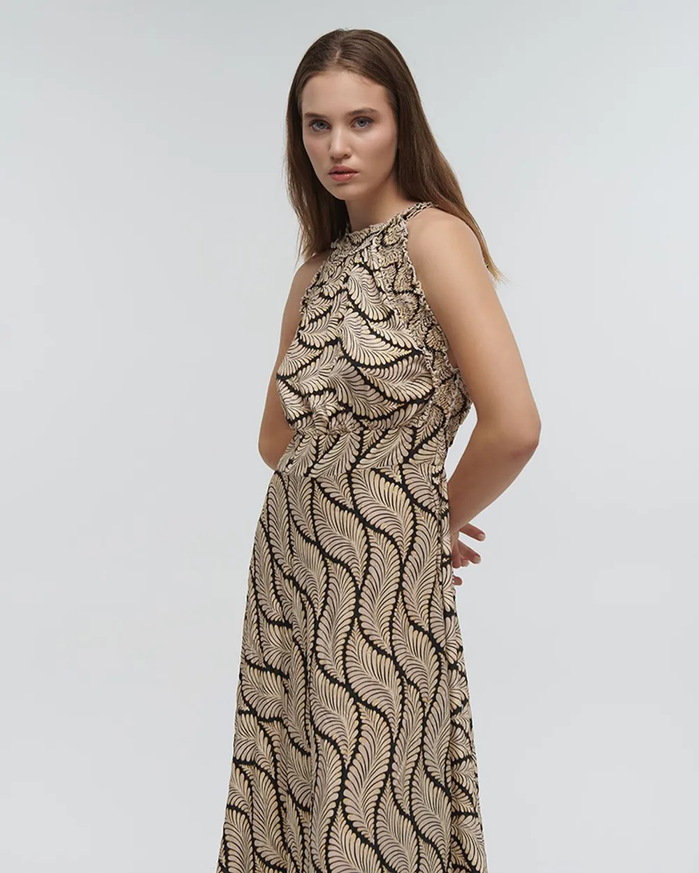 ΦΟΡΕΜΑ ΜΑΚΡΥ ΑΜΑΝΙΚΟ ''ΦΥΛΛΟ'' ΜΑΥΡΟ ΜΕ ΧΡΥΣΕΣ ΛΕΠΤΟΜΕΡΕΙΕΣ ONE SIZE (100%RAYON)