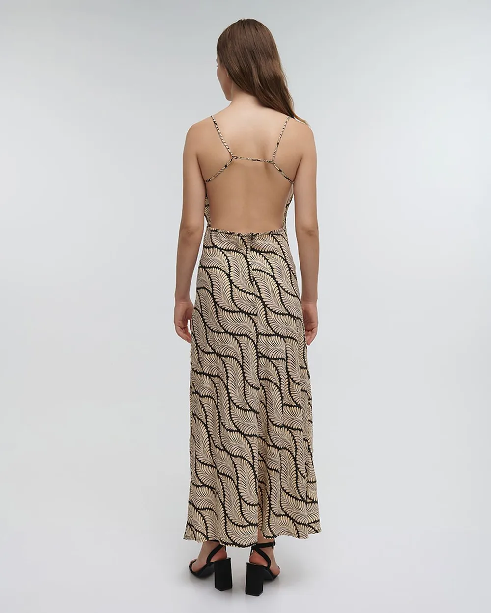 ΦΟΡΕΜΑ ΜΑΚΡΥ ΜΕ ΤΙΡΑΝΤΕΣ ”ΦΥΛΛΟ” ΜΑΥΡΟ ΜΕ ΧΡΥΣΕΣ ΛΕΠΤΟΜΕΡΕΙΕΣ ONE SIZE (100% RAYON)