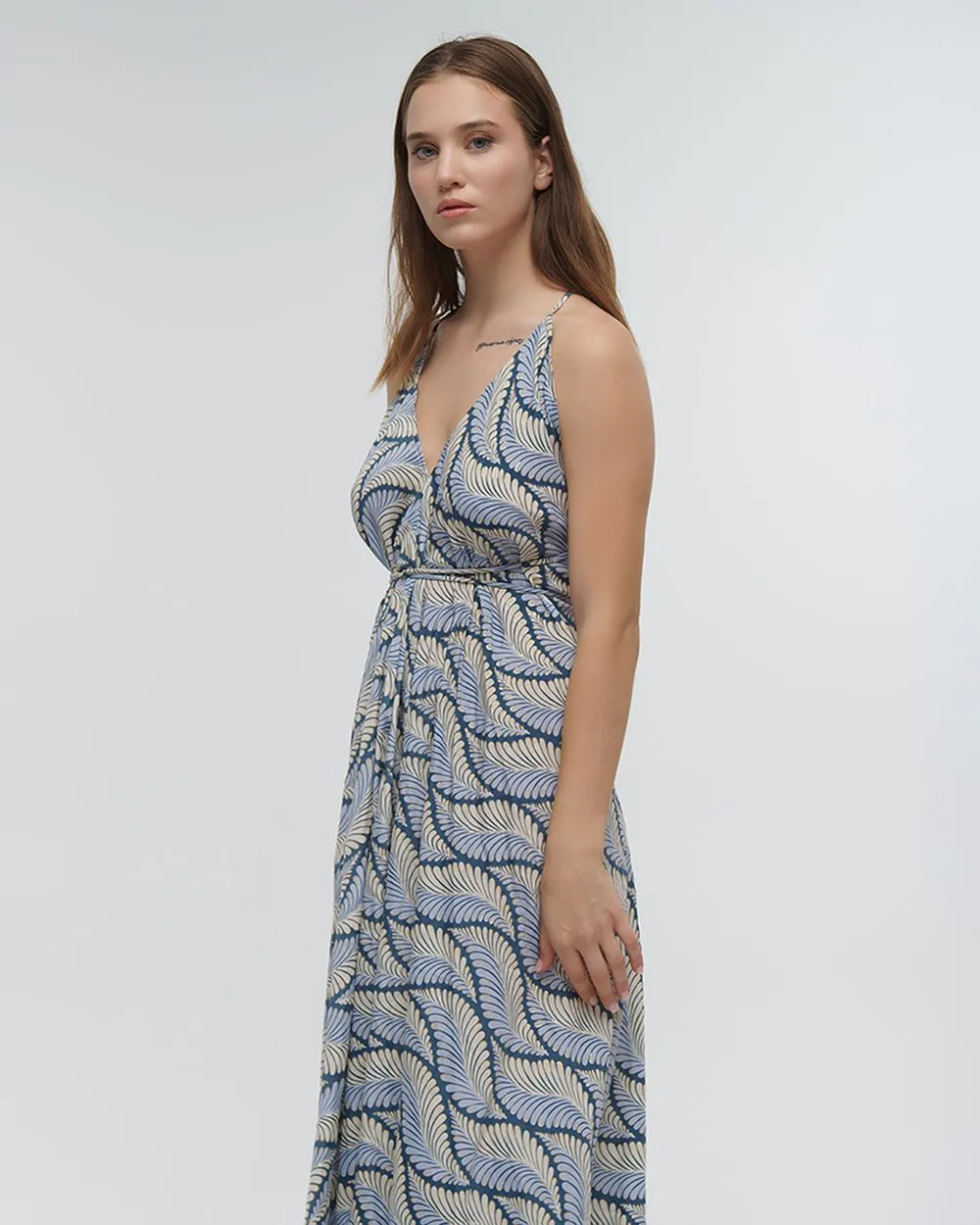 ΦΟΡΕΜΑ ΜΑΚΡΥ ΕΞΩΠΛΑΤΟ ''ΦΥΛΛΟ'' ΜΠΛΕ ΜΕ ΧΡΥΣΕΣ ΛΕΠΤΟΜΕΡΕΙΕΣ ONE SIZE (100% RAYON)